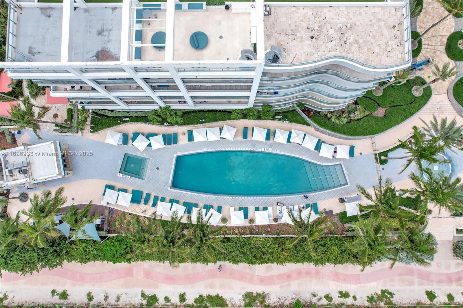 6799 Collins Ave # 1102