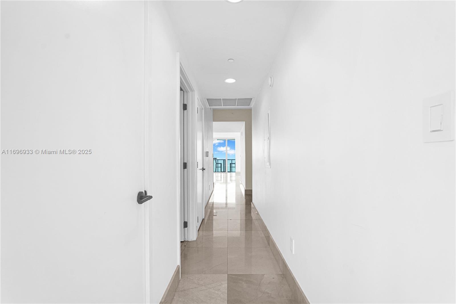 6799 Collins Ave # 1102