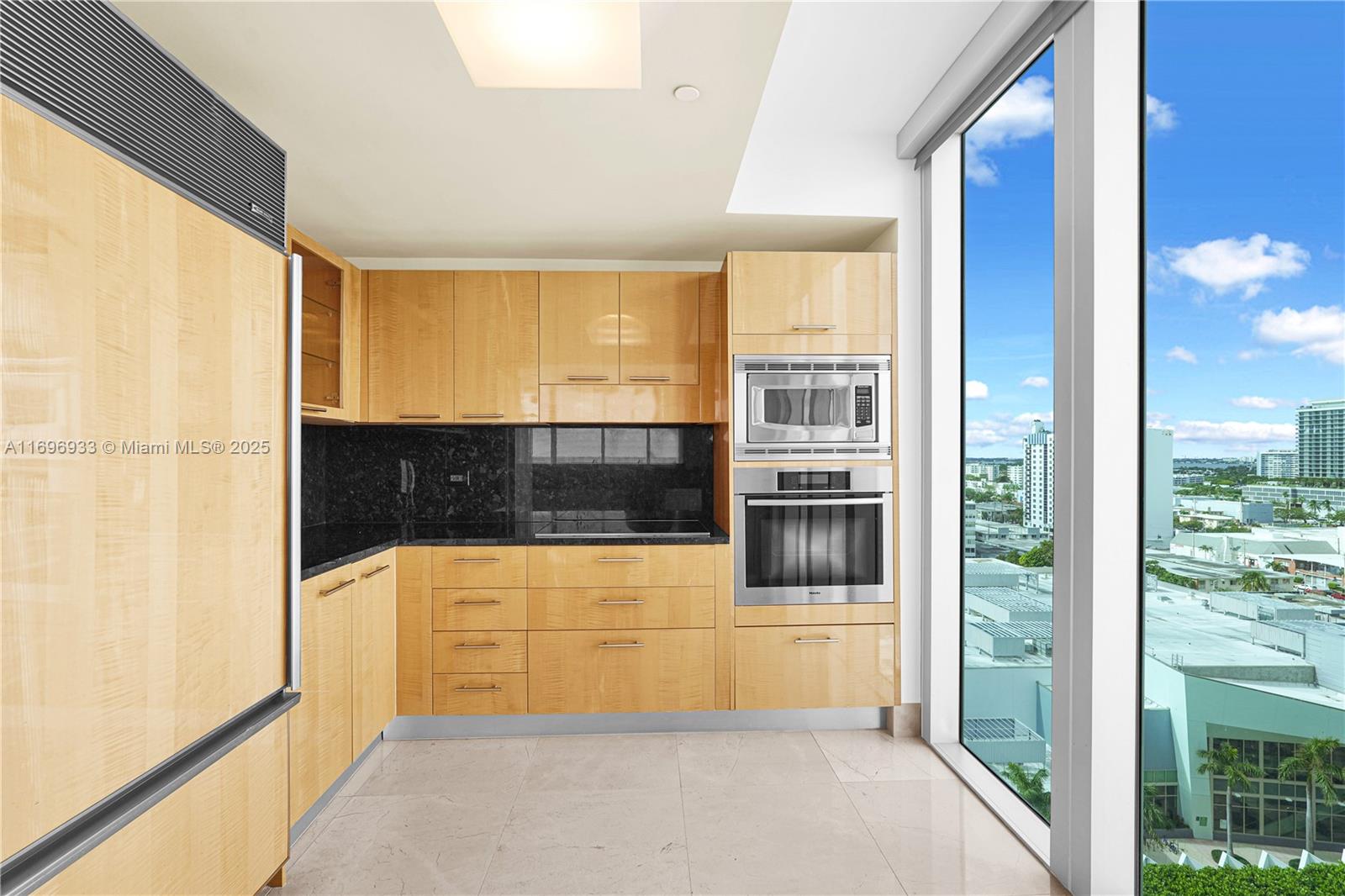 6799 Collins Ave # 1102