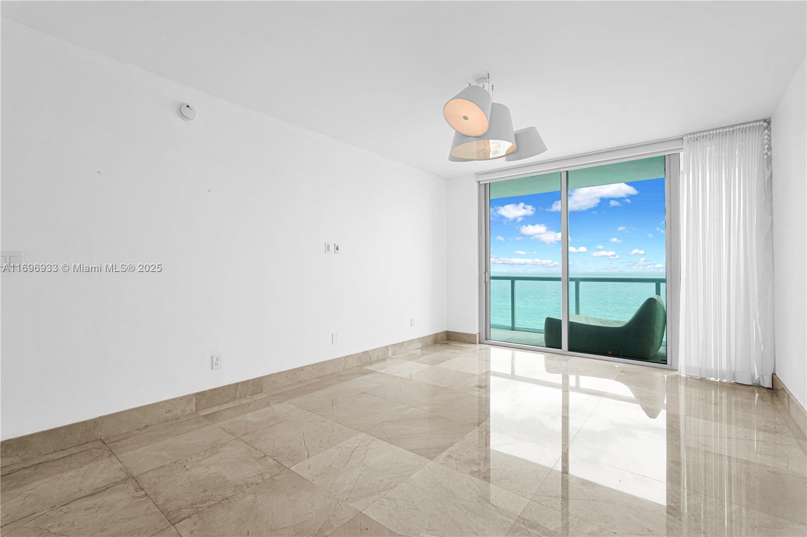 6799 Collins Ave # 1102