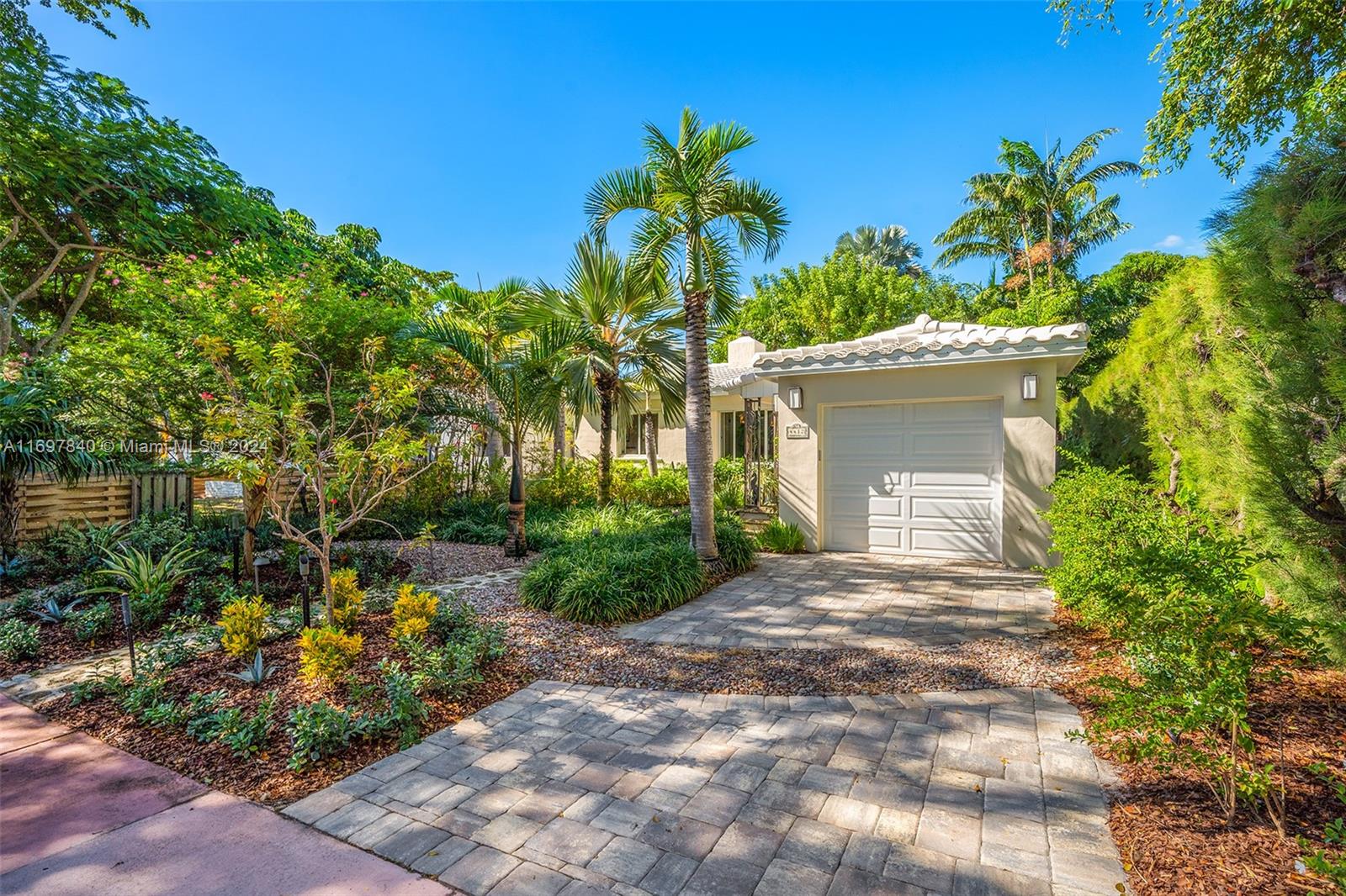 4412 Royal Palm Ave