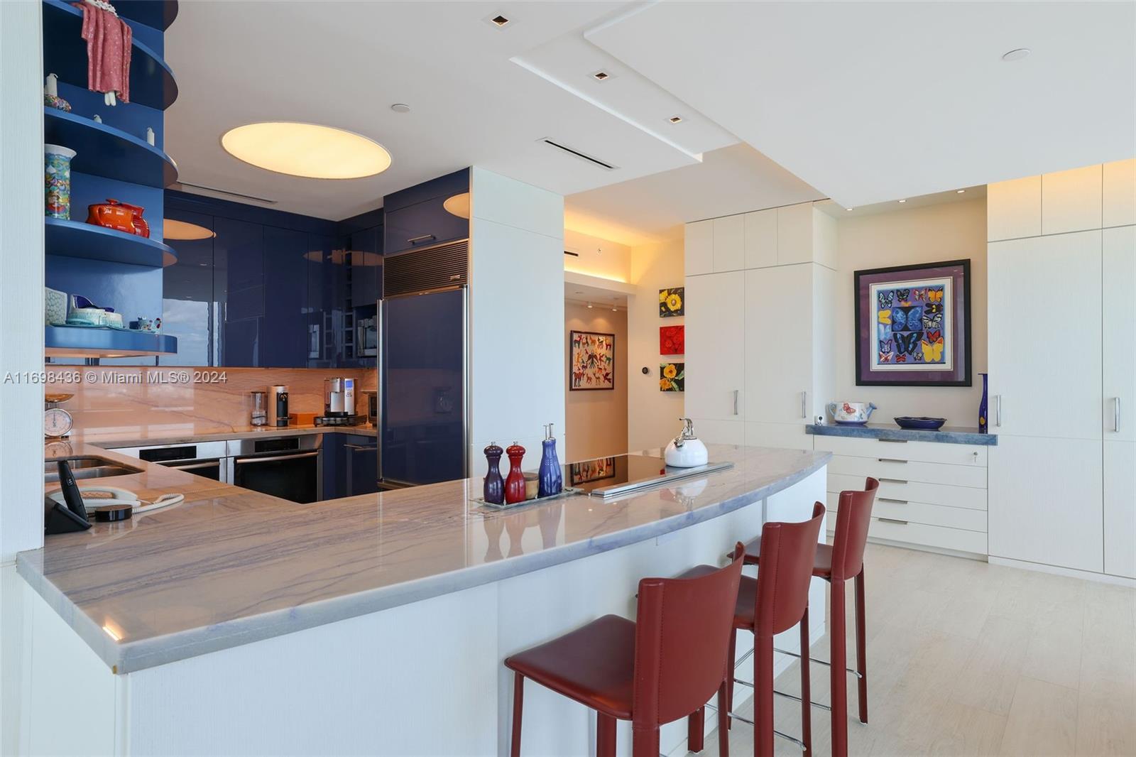 6899 Collins Ave # 2804