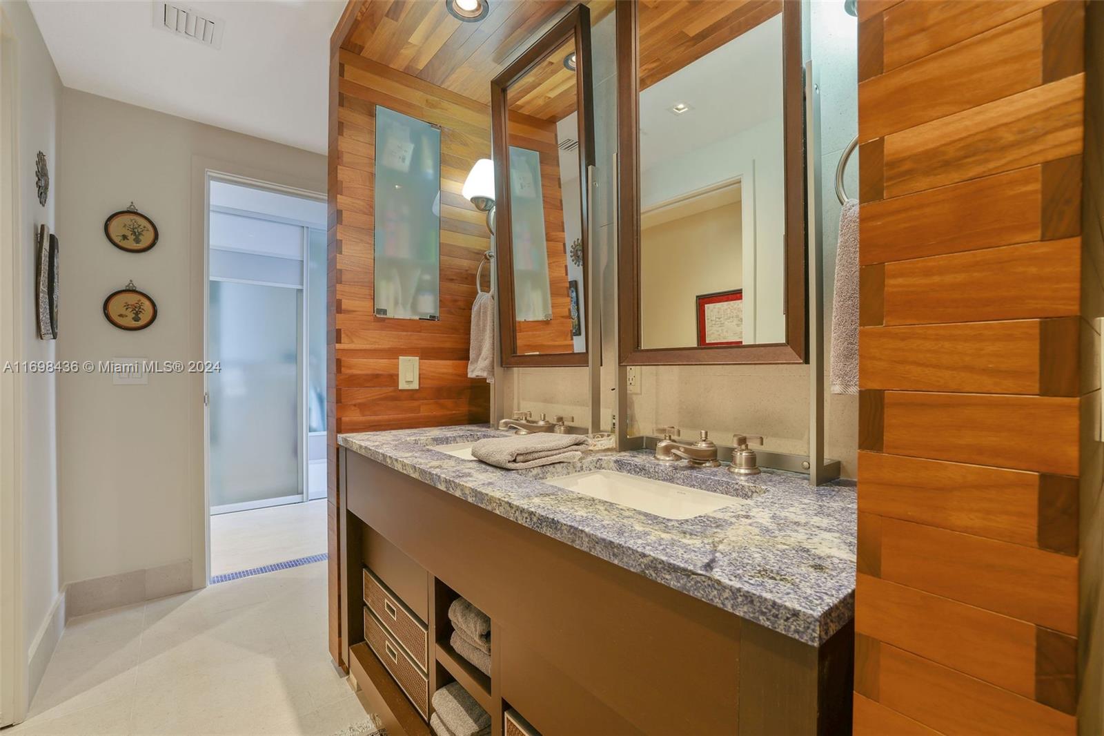 6899 Collins Ave # 2804