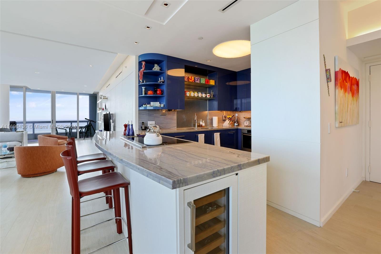6899 Collins Ave # 2804