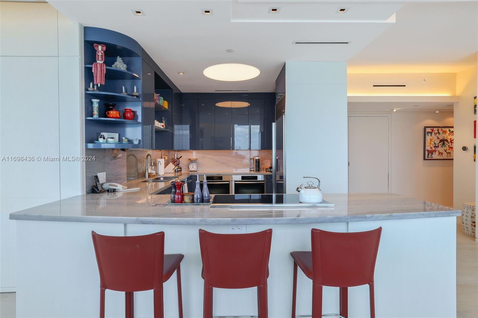 6899 Collins Ave # 2804