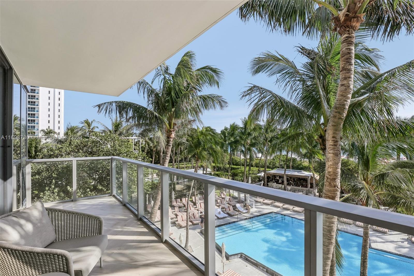 2201 Collins Ave # 329