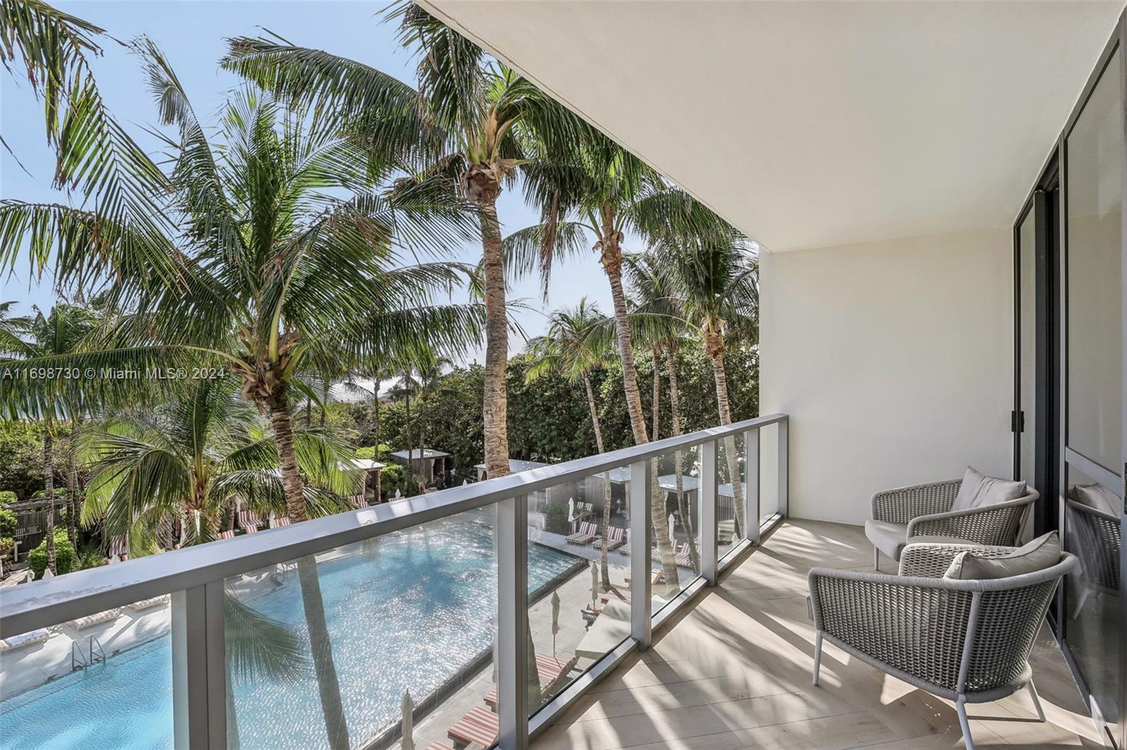 2201 Collins Ave # 329