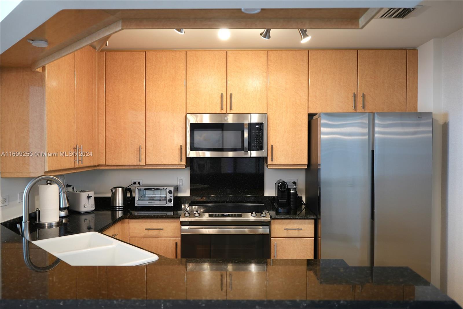801 Brickell Key Blvd # 1906