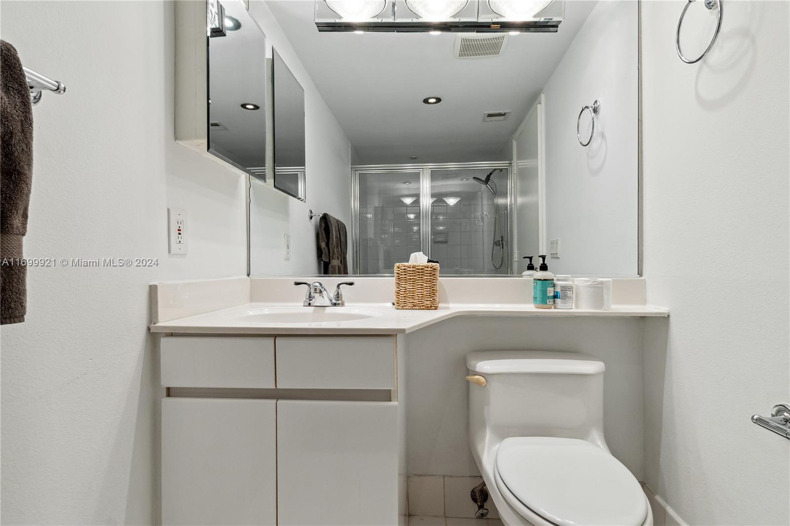 1800 Sunset Harbour Dr # 1607