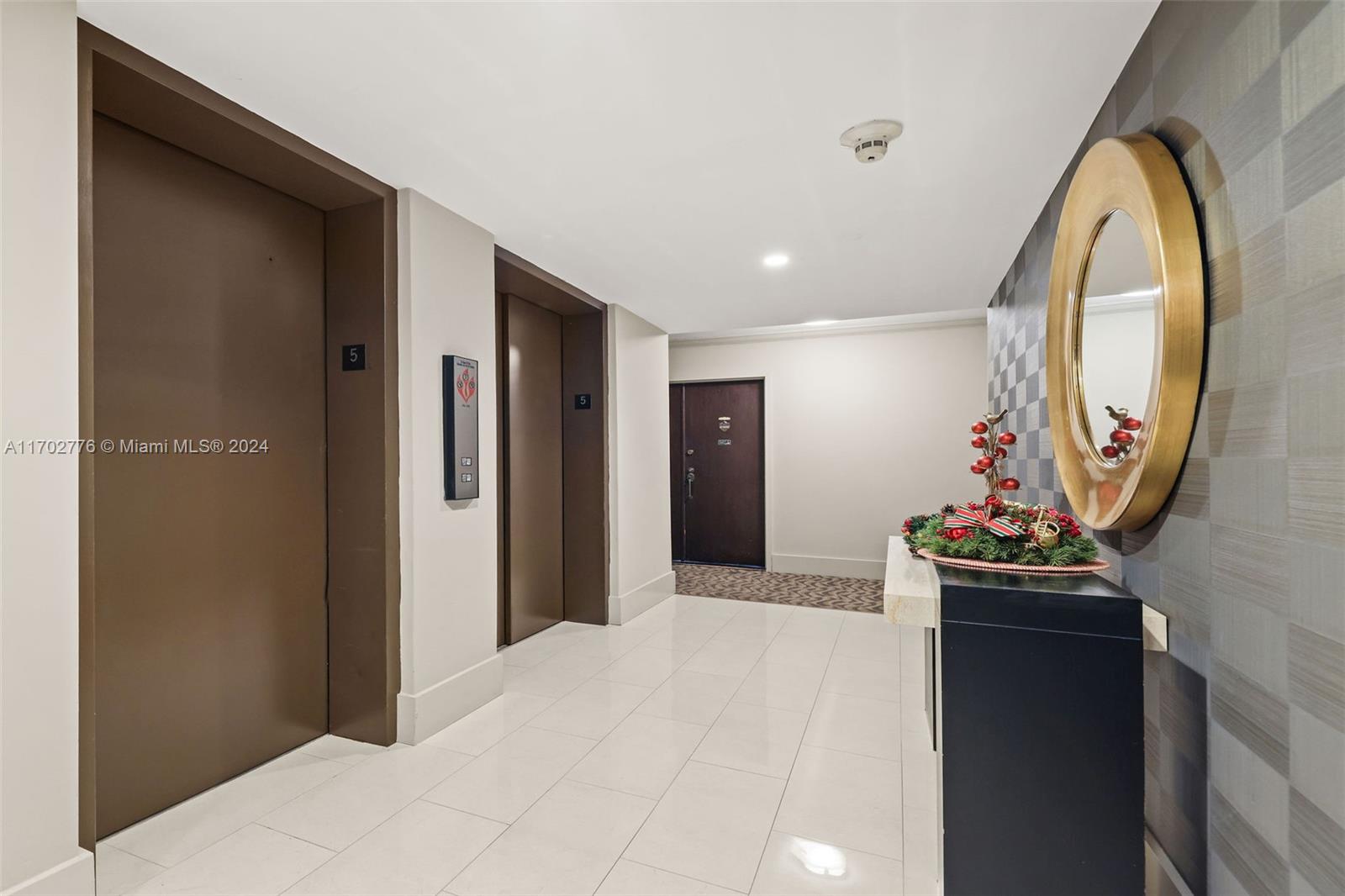 1420 Brickell Bay Dr # 504B