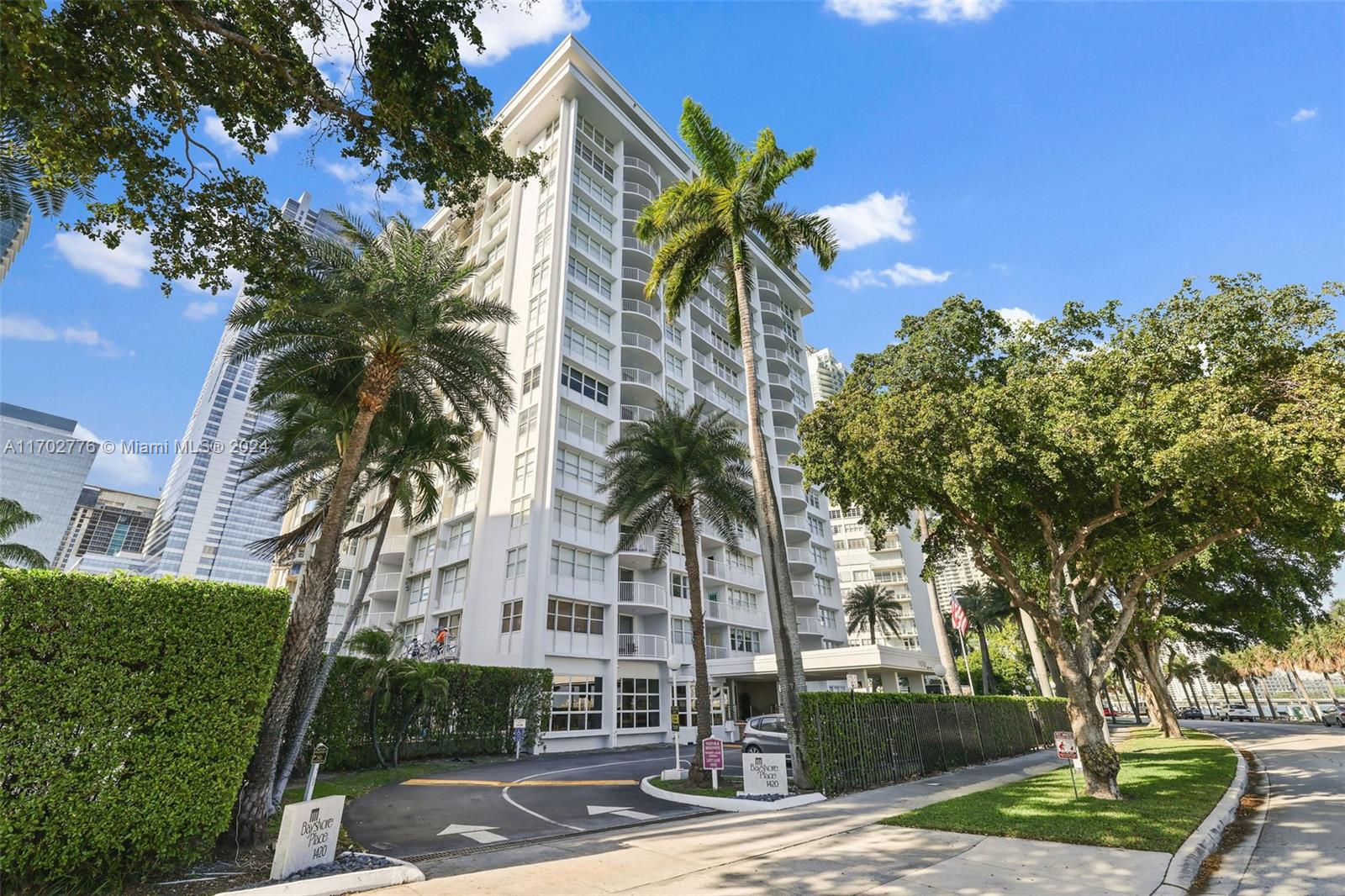 1420 Brickell Bay Dr # 504B