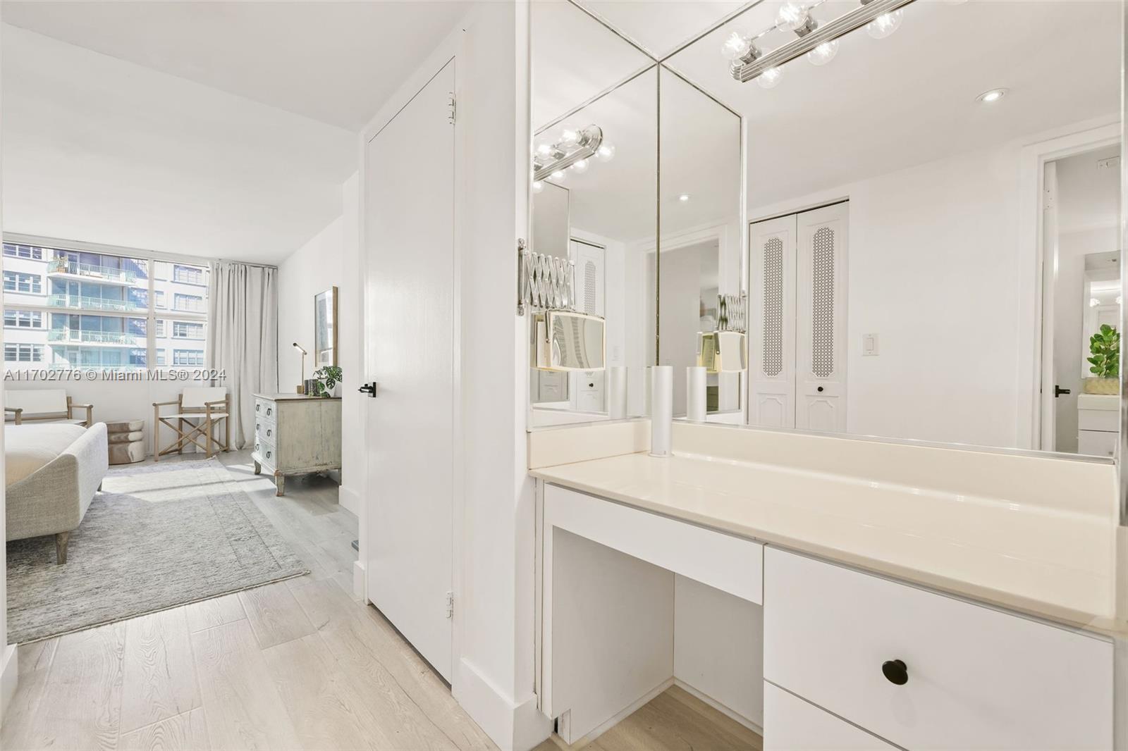 1420 Brickell Bay Dr # 504B