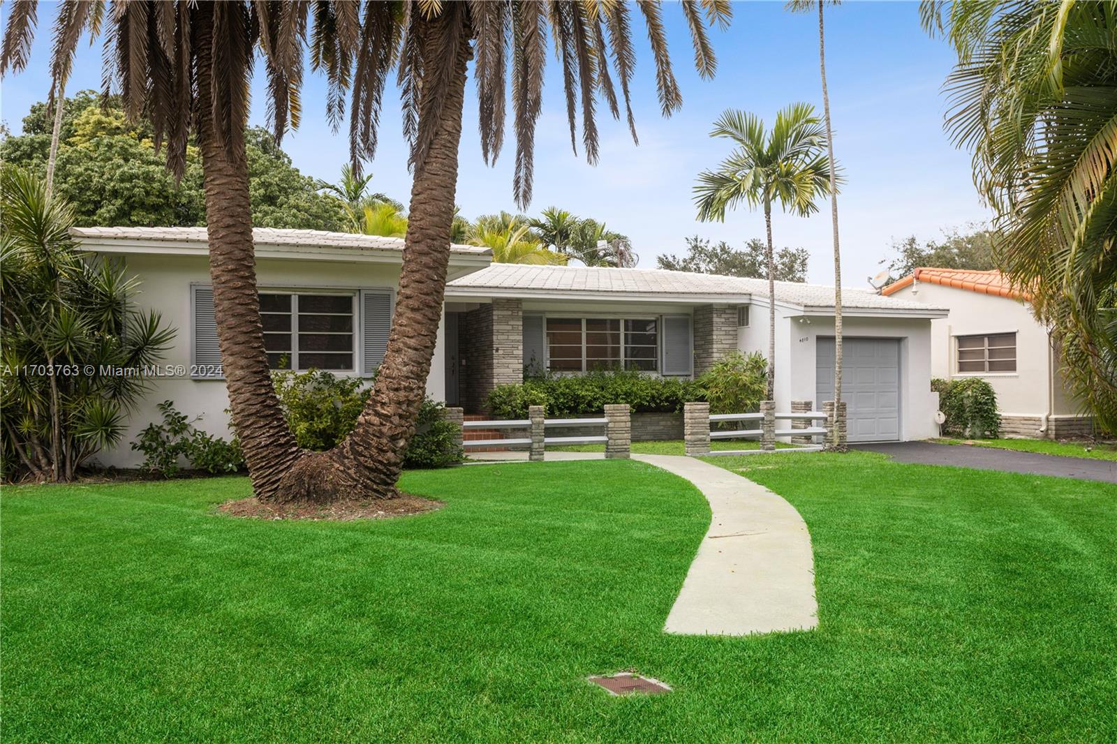 4810 Riviera Dr