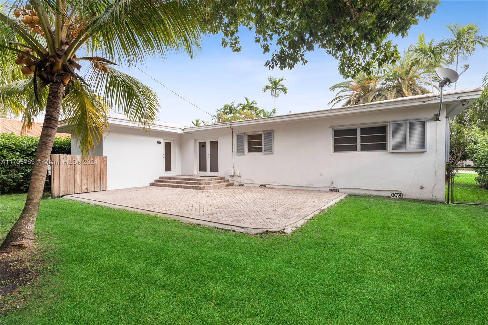 4810 Riviera Dr
