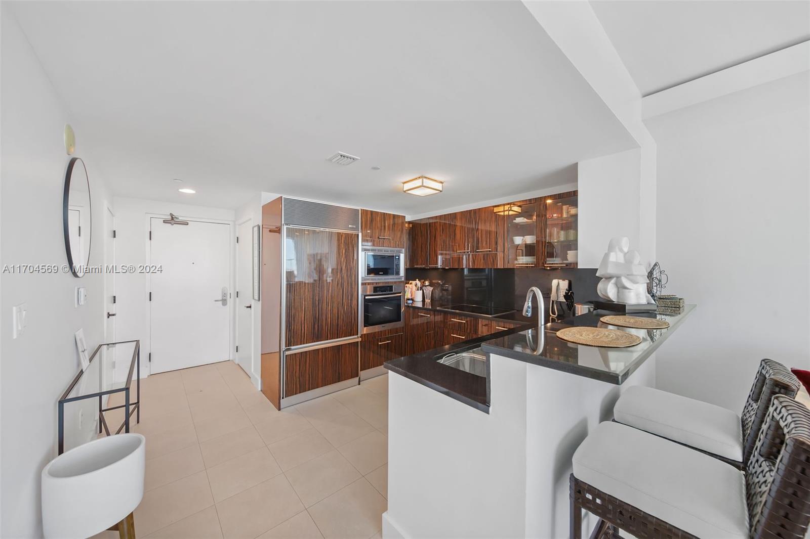 6799 Collins Ave Unit: CPH01