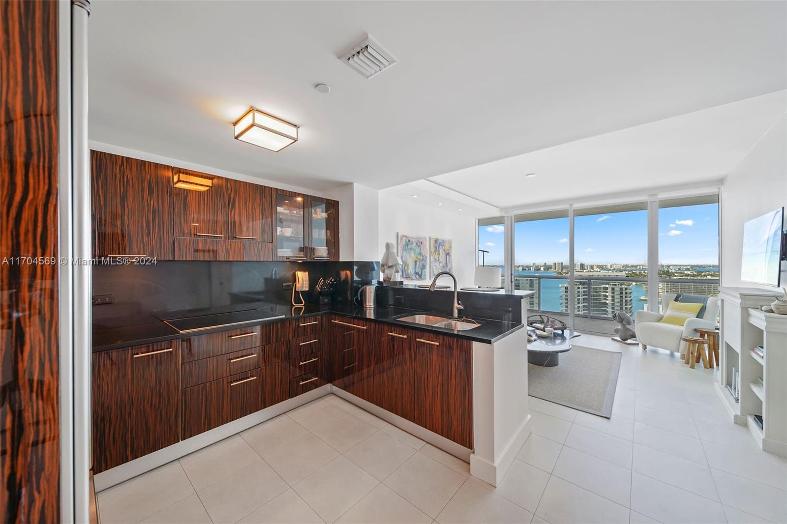 6799 Collins Ave Unit: CPH01