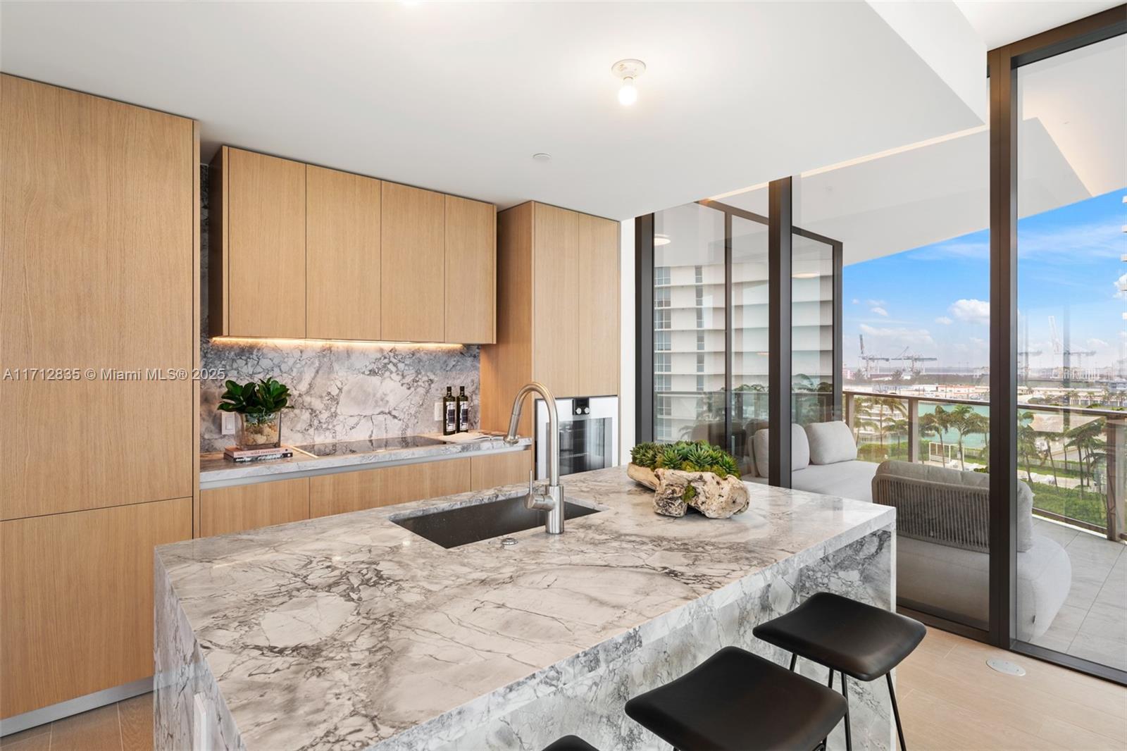 500 Alton # 1005