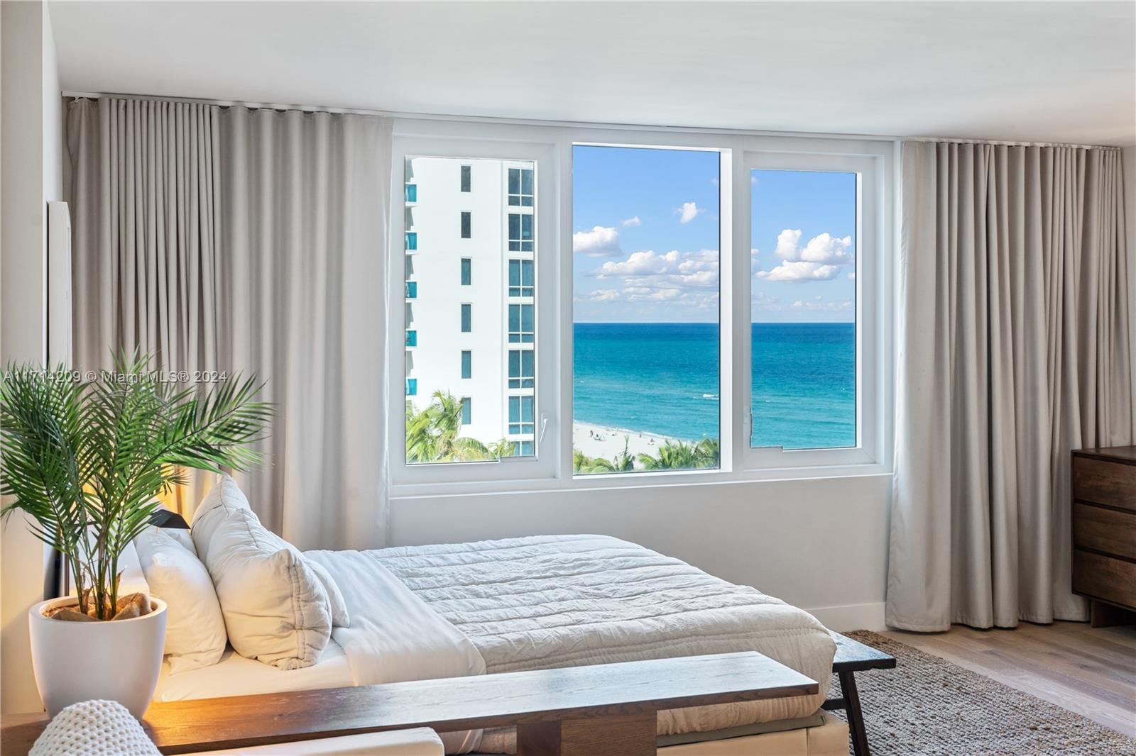 2301 Collins Ave # 914