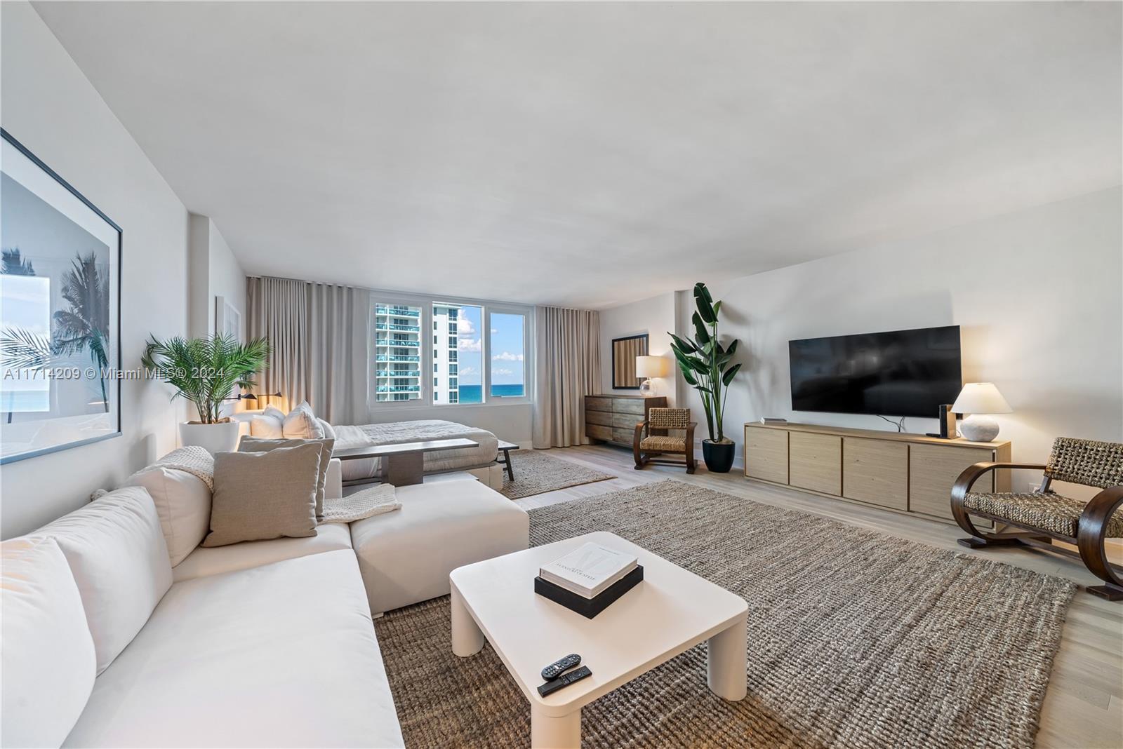 2301 Collins Ave # 914