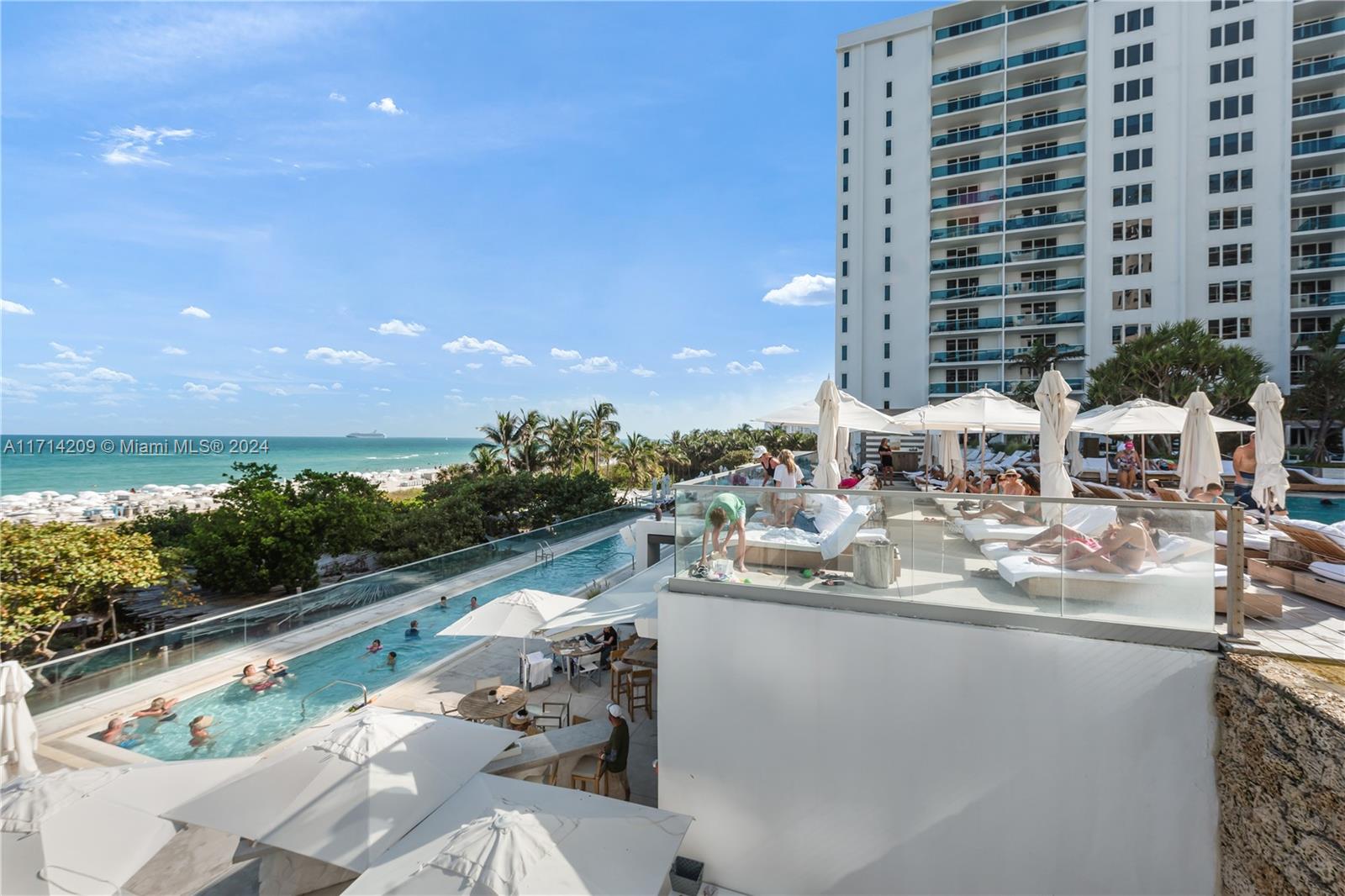 2301 Collins Ave # 914