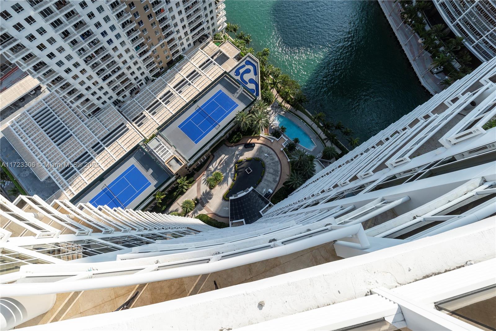 901 Brickell Key Blvd # 3301