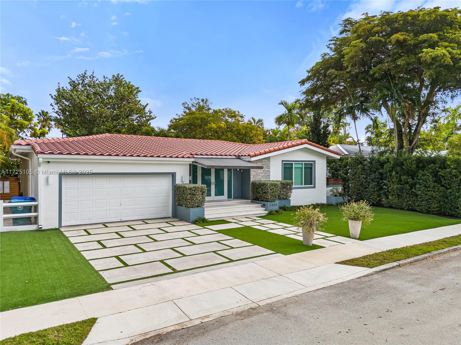 3505 Crystal View Ct
