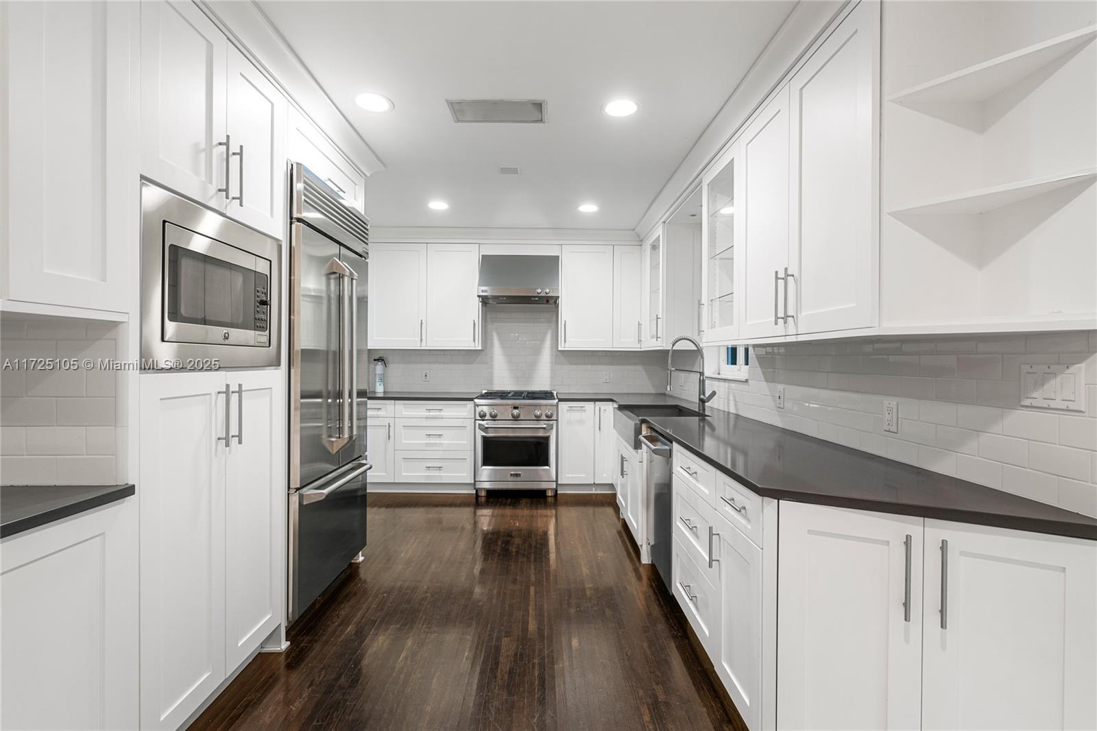 3505 Crystal View Ct