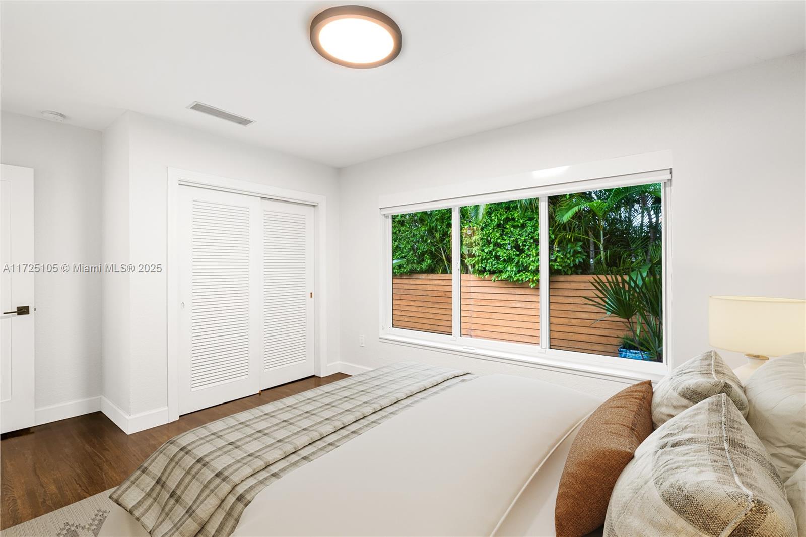 3505 Crystal View Ct
