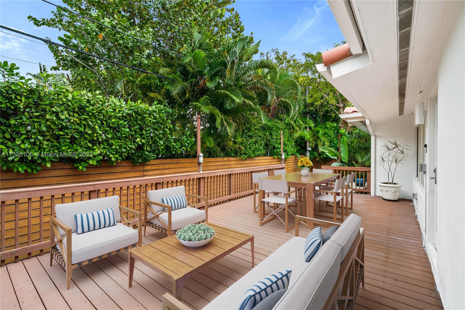 3505 Crystal View Ct