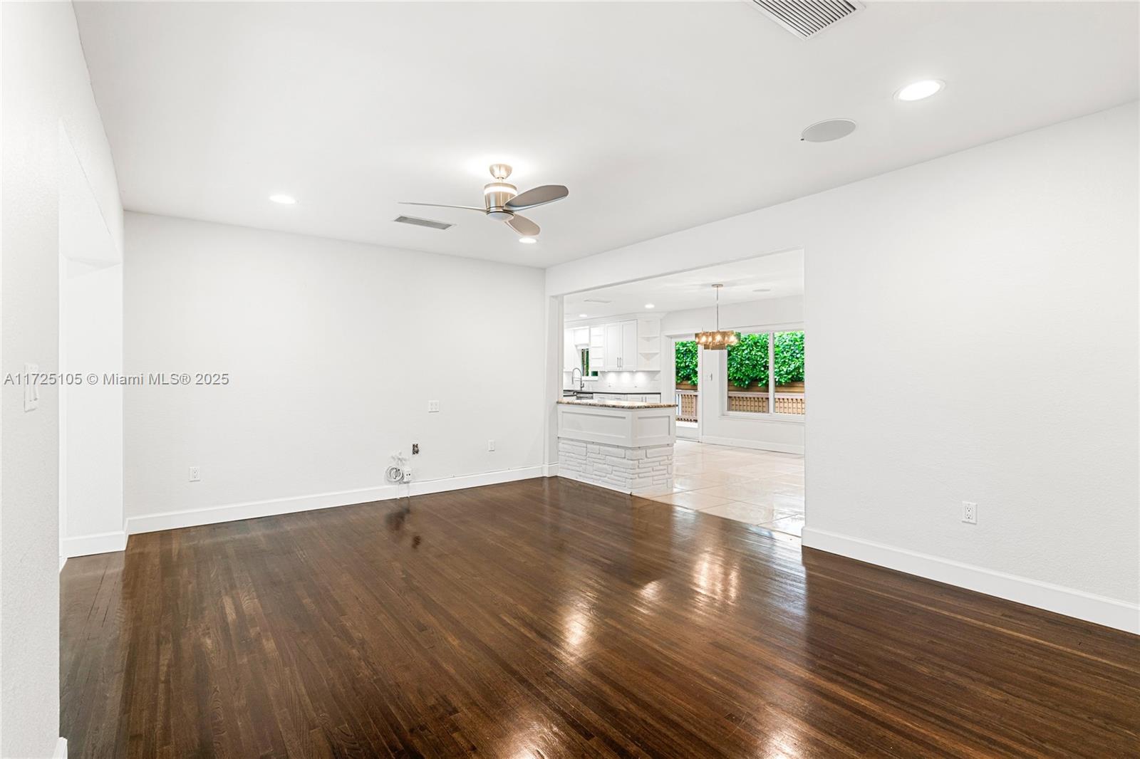 3505 Crystal View Ct