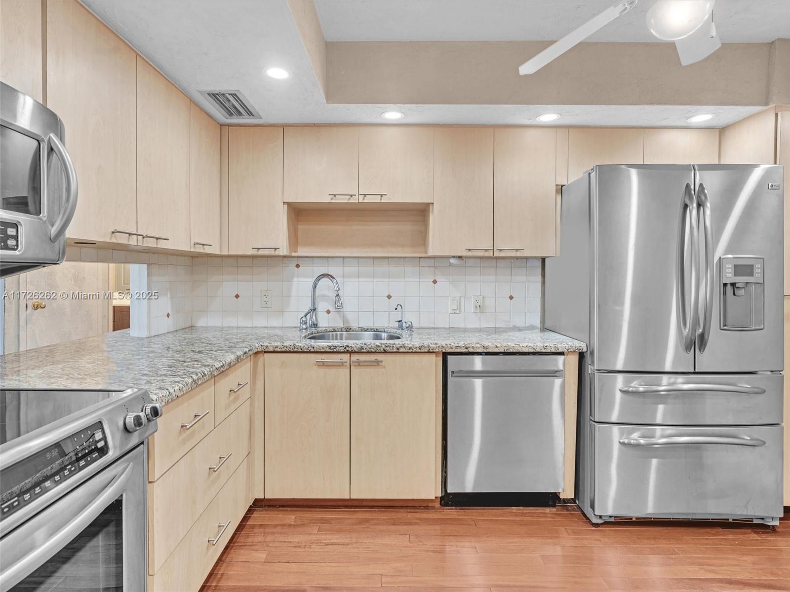 3675 N Country Club Dr # 309