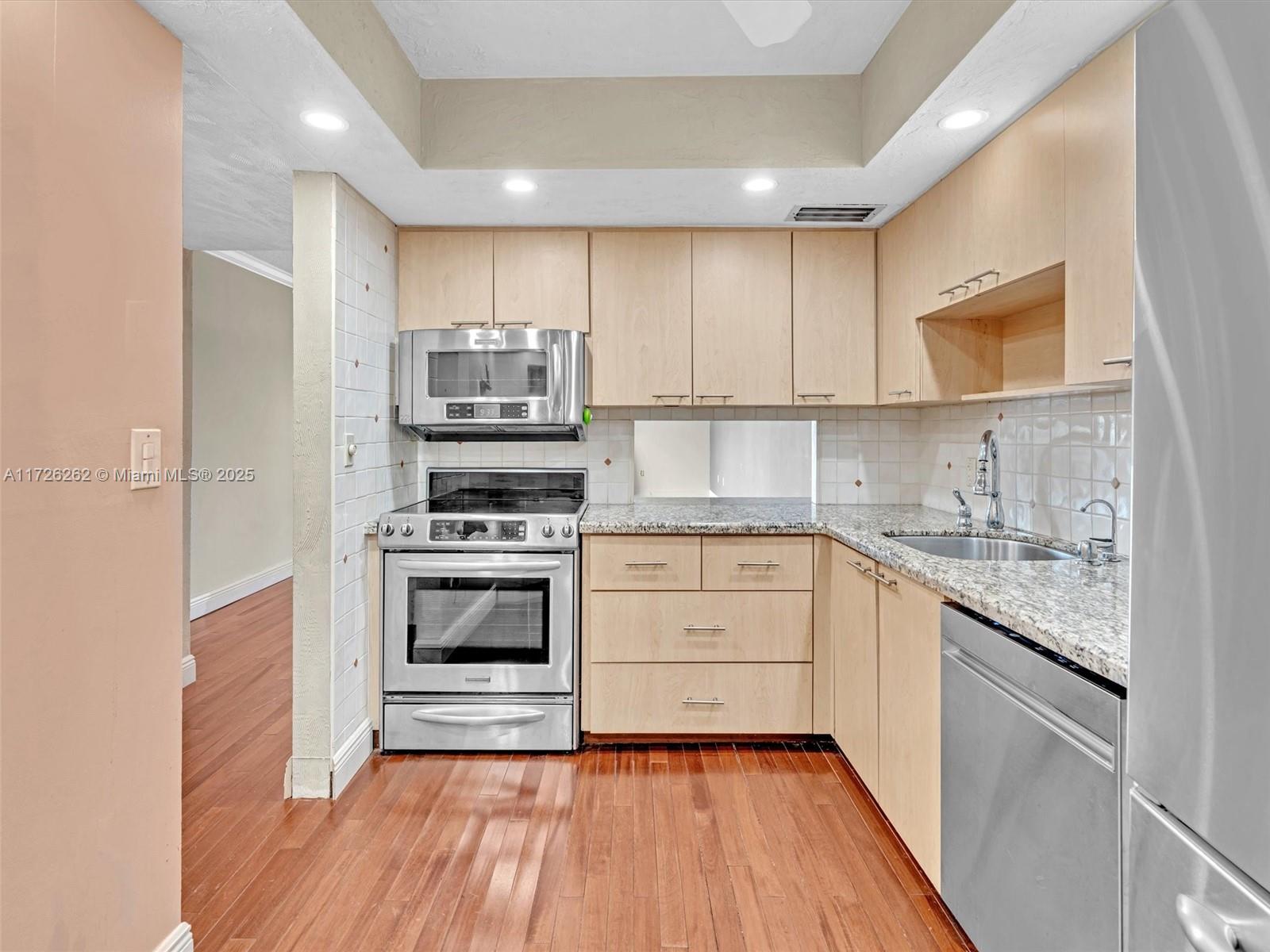 3675 N Country Club Dr # 309