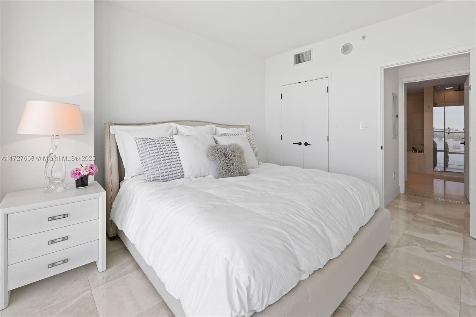 6799 Collins Avenue # 1201