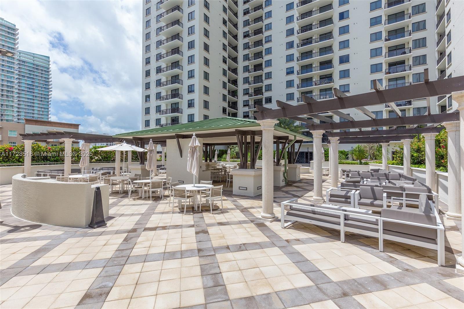 999 SW 1st Ave # 1405