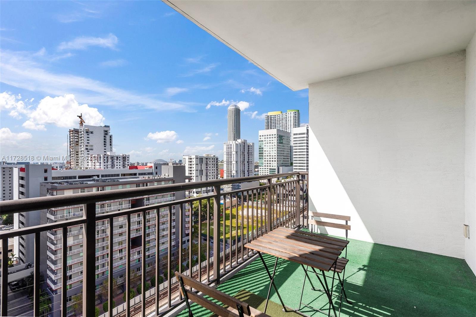 999 SW 1st Ave # 1405