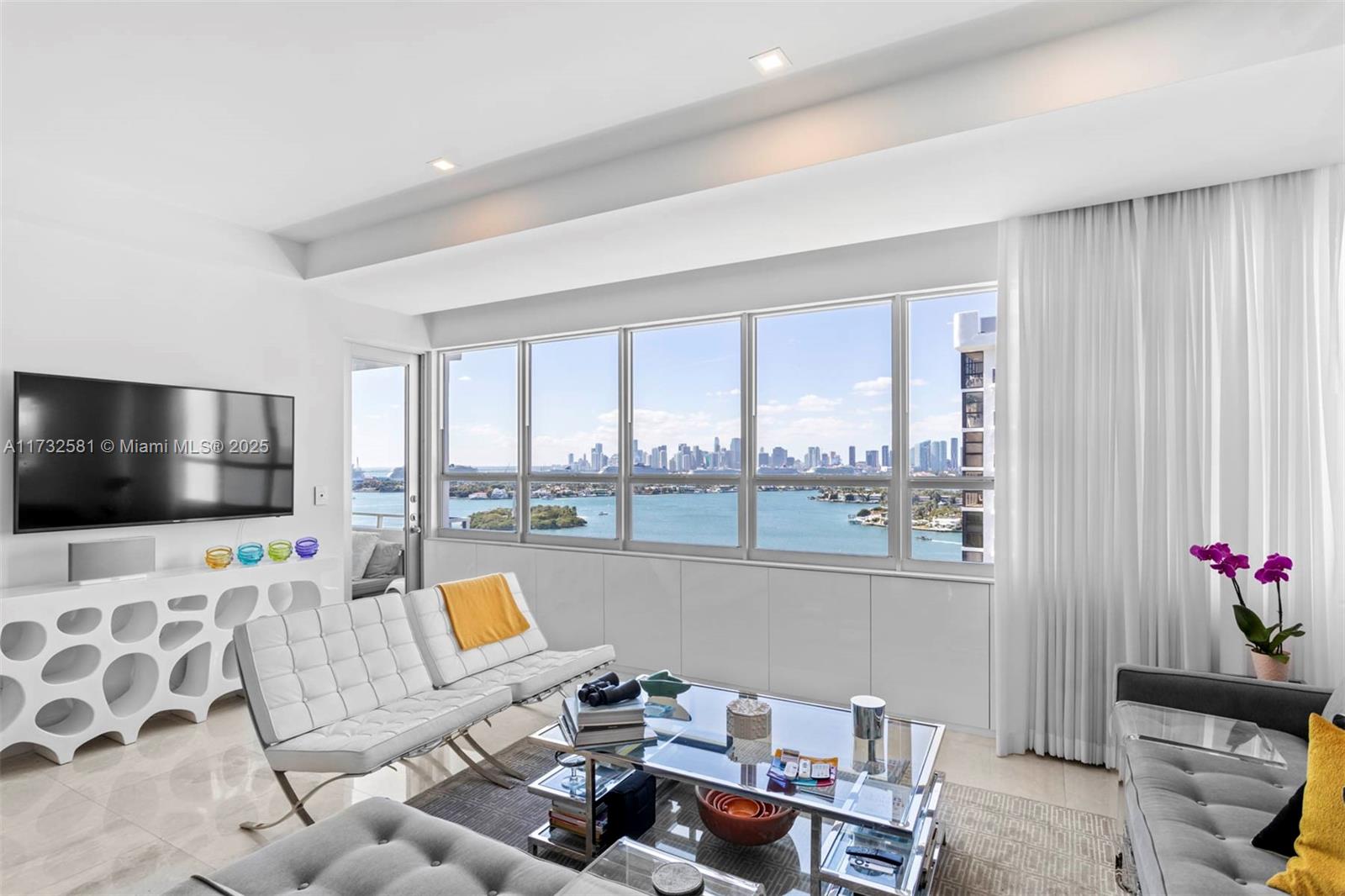 11 Island Ave Unit: PH3