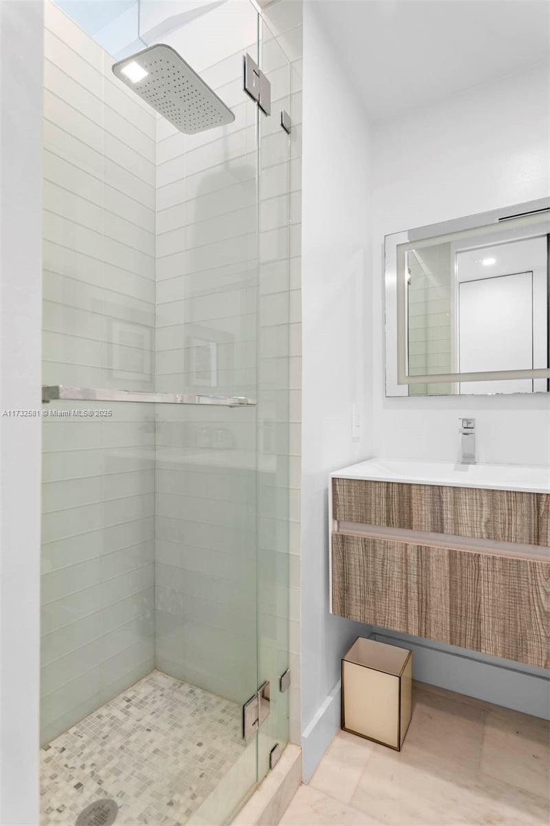 11 Island Ave Unit: PH3