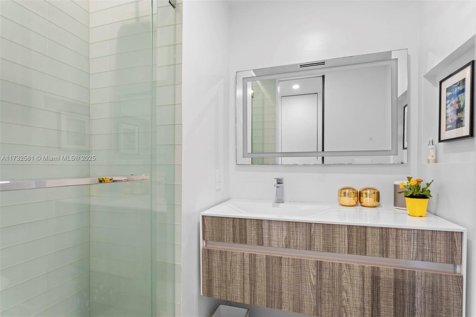 11 Island Ave Unit: PH3