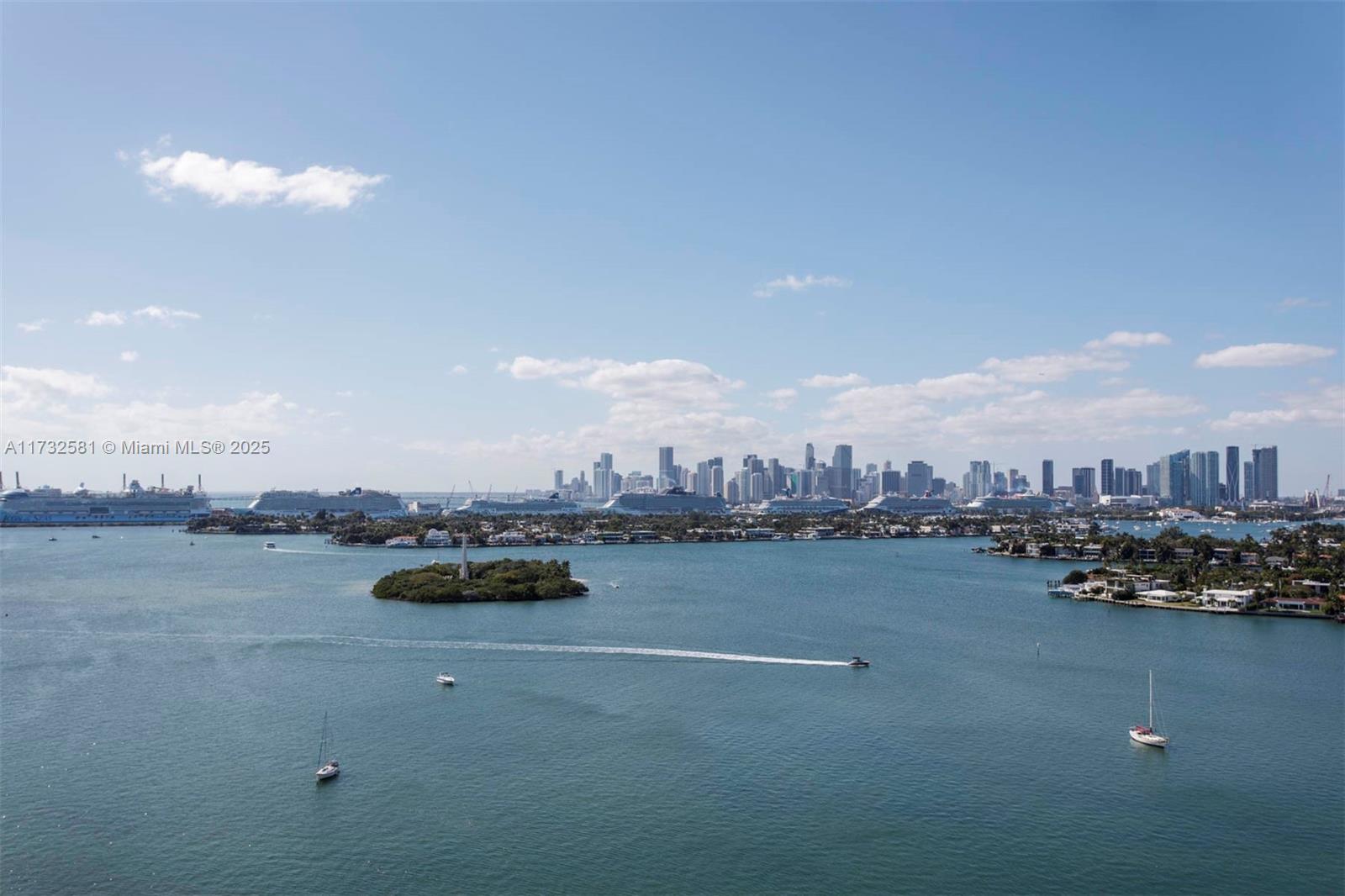 11 Island Ave Unit: PH3