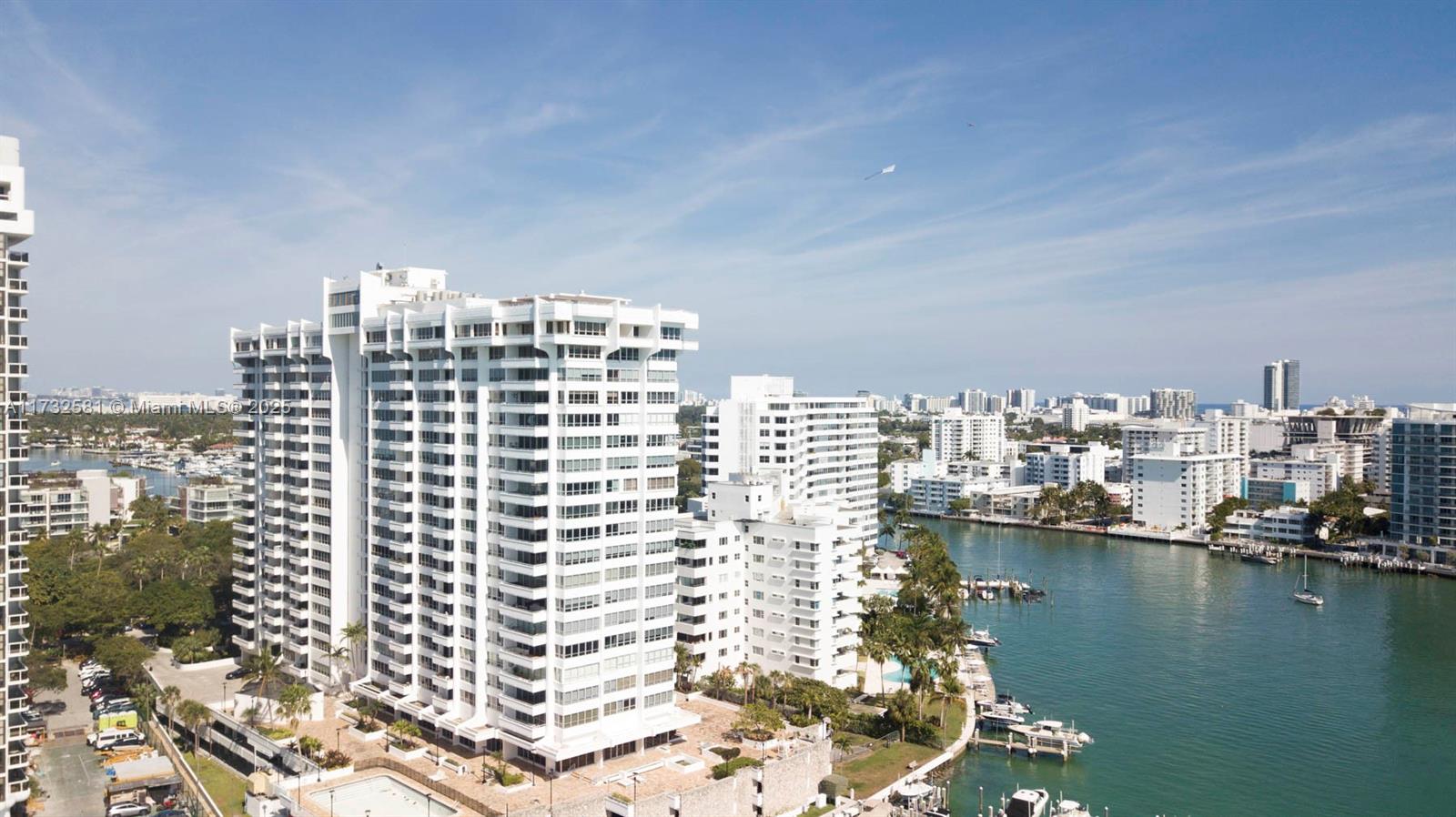 11 Island Ave Unit: PH3