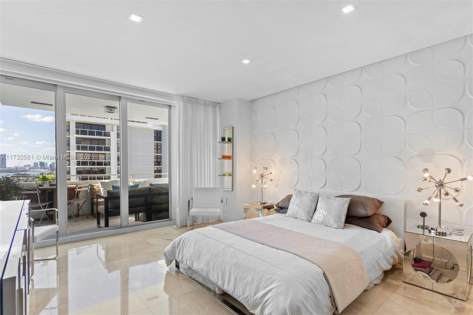 11 Island Ave Unit: PH3
