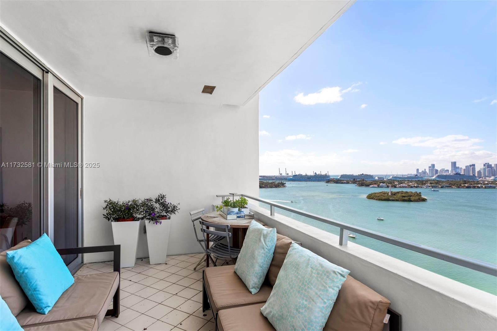 11 Island Ave Unit: PH3
