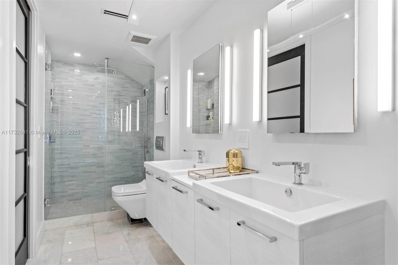 11 Island Ave Unit: PH3
