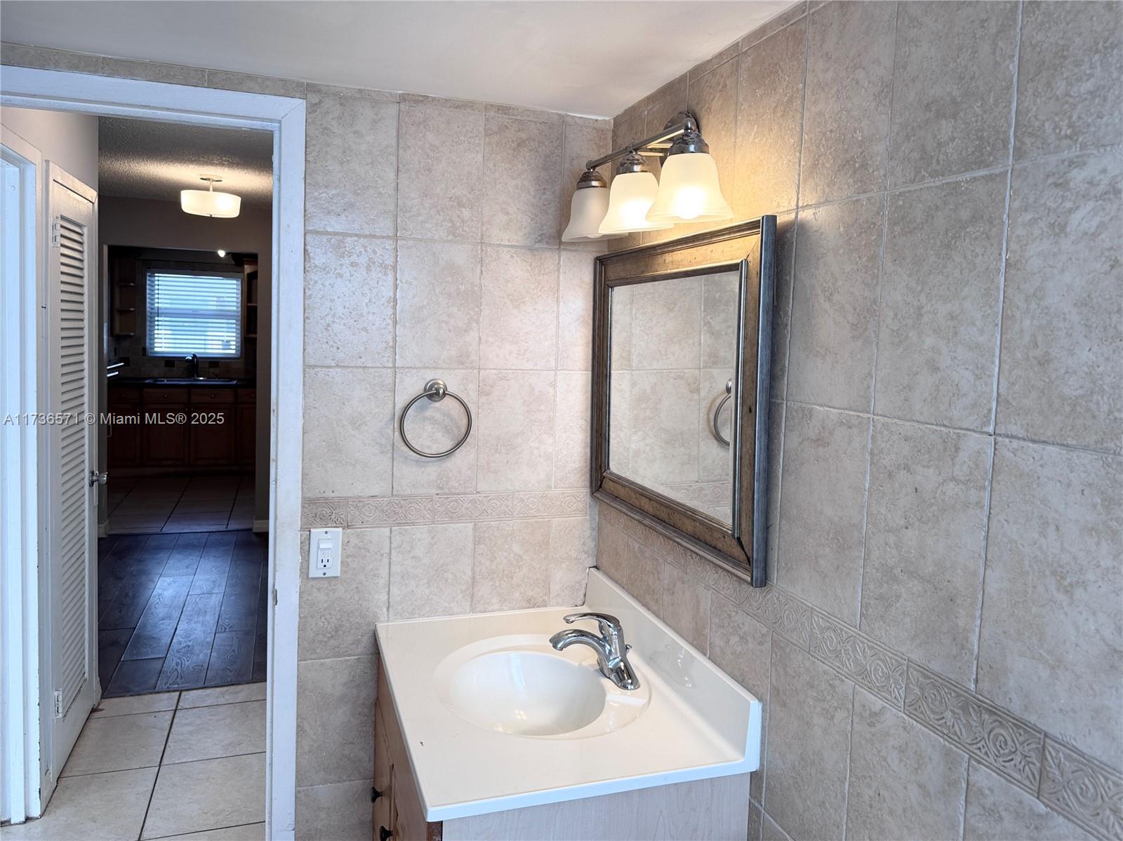 221 Meridian Ave # 304