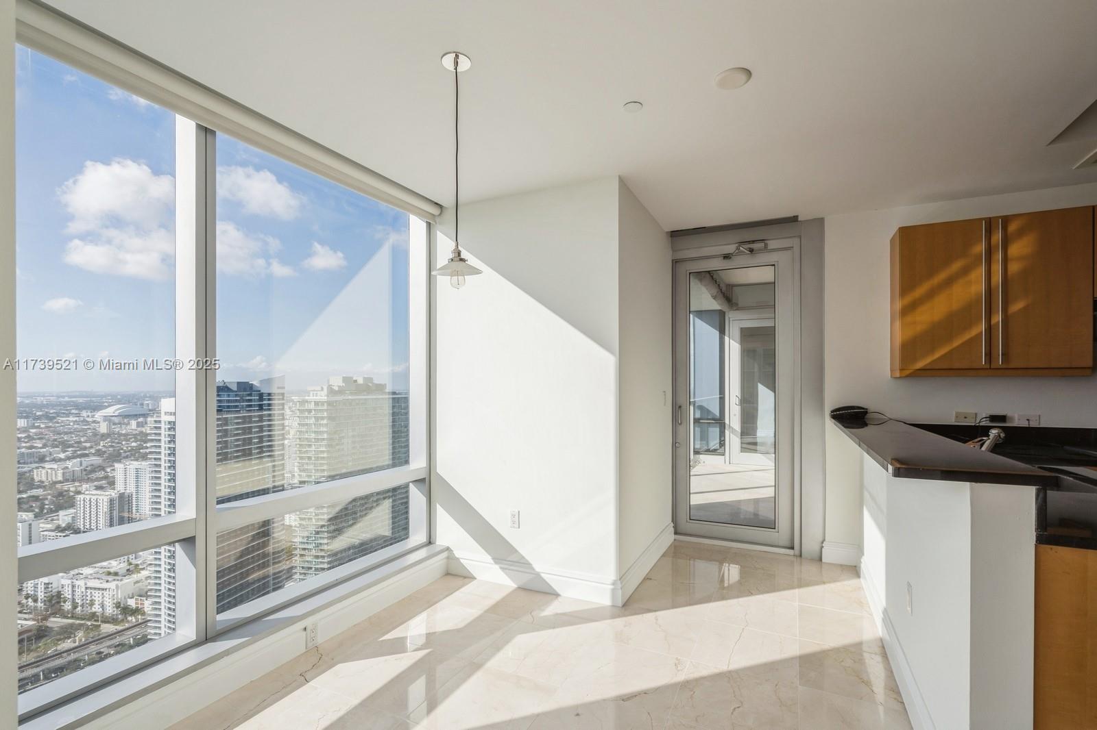 1425 Brickell Ave # 57B