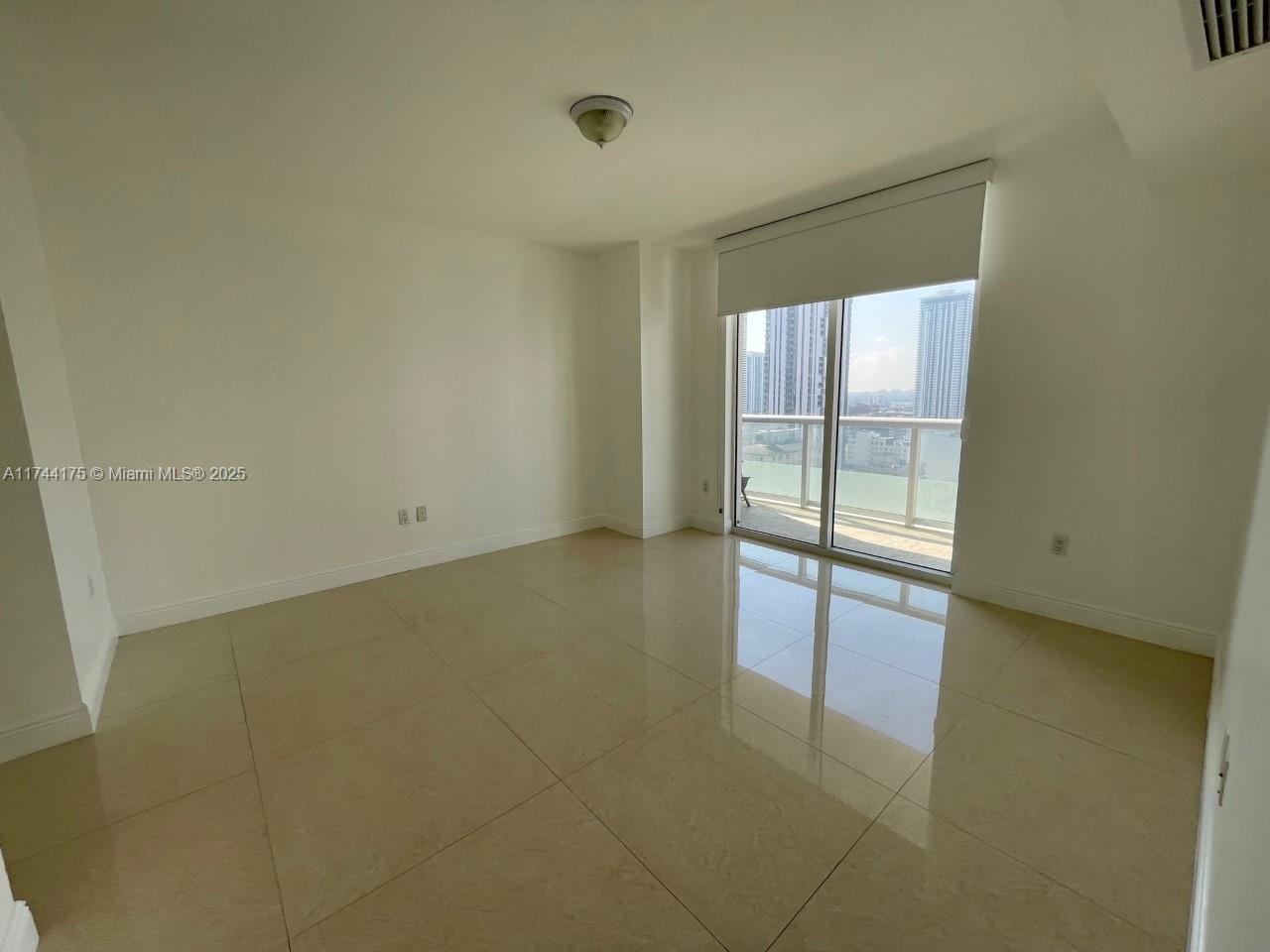 50 Biscayne Blvd # 2401