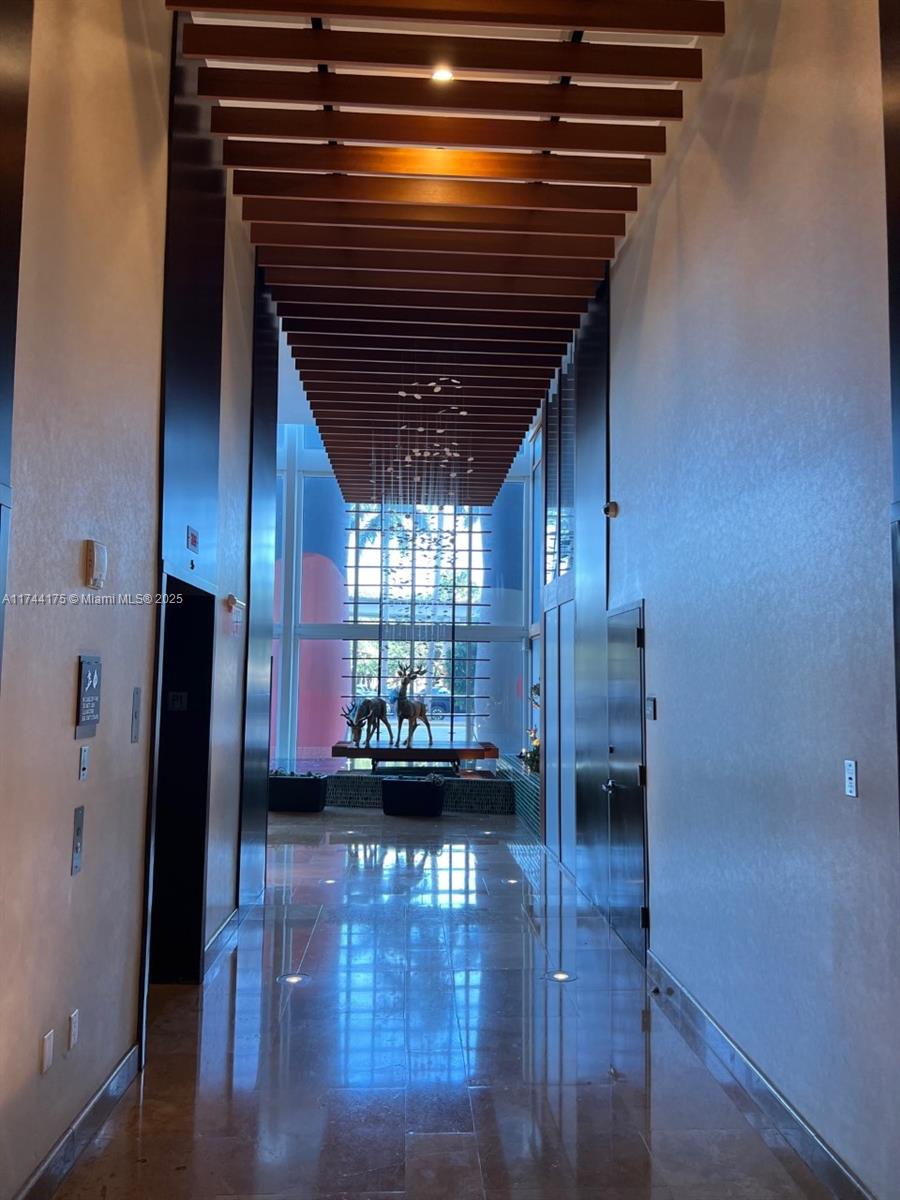 50 Biscayne Blvd # 2401