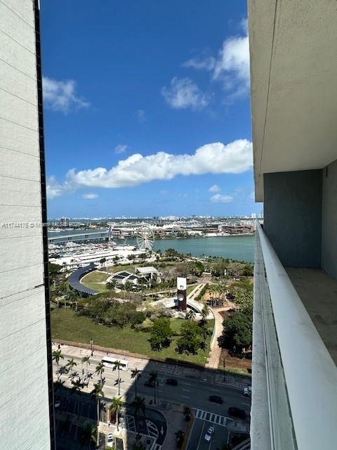 50 Biscayne Blvd # 2401