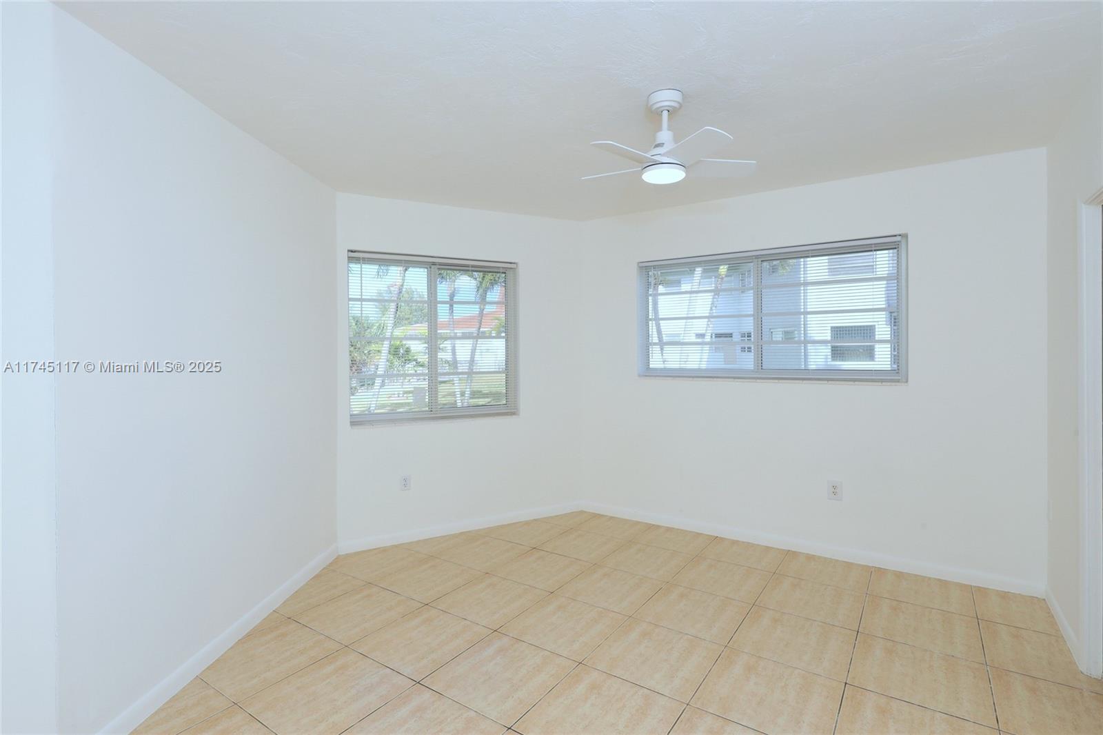 1671 NE Miami Gardens Dr Unit: 147