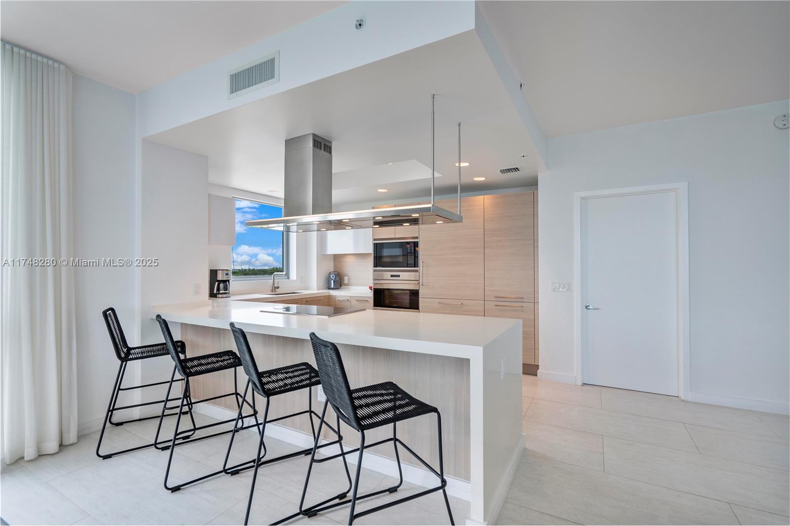 17111 Biscayne Blvd # 802